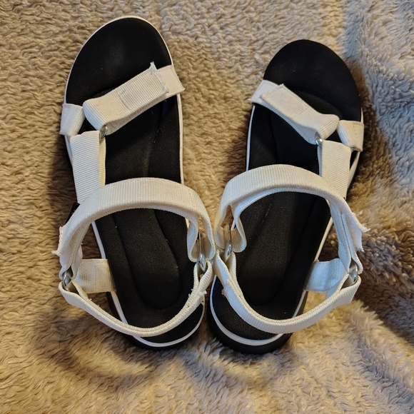 TEVA Women's Jadito Universal White Black Adventure Sandals Size 8 - Picture 6 of 9